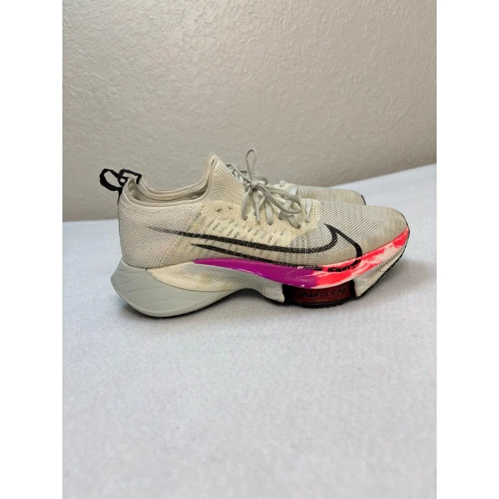 Nike air zoom tempo next flykint womens size 9